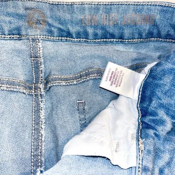 SO Women’s Low Rise Jeggings - Picture 9 of 10